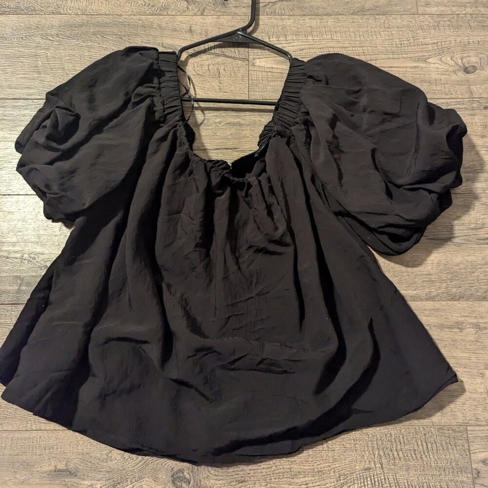 Black Puffed sleeve off the Shoulder Blousse